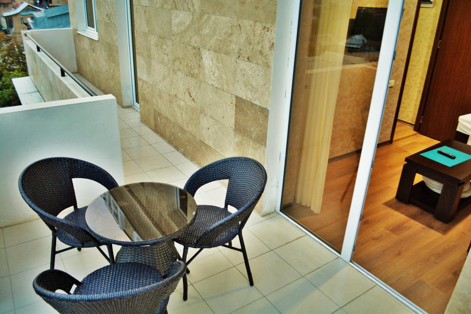 Hotel Gureli Tbilisi Esterno foto